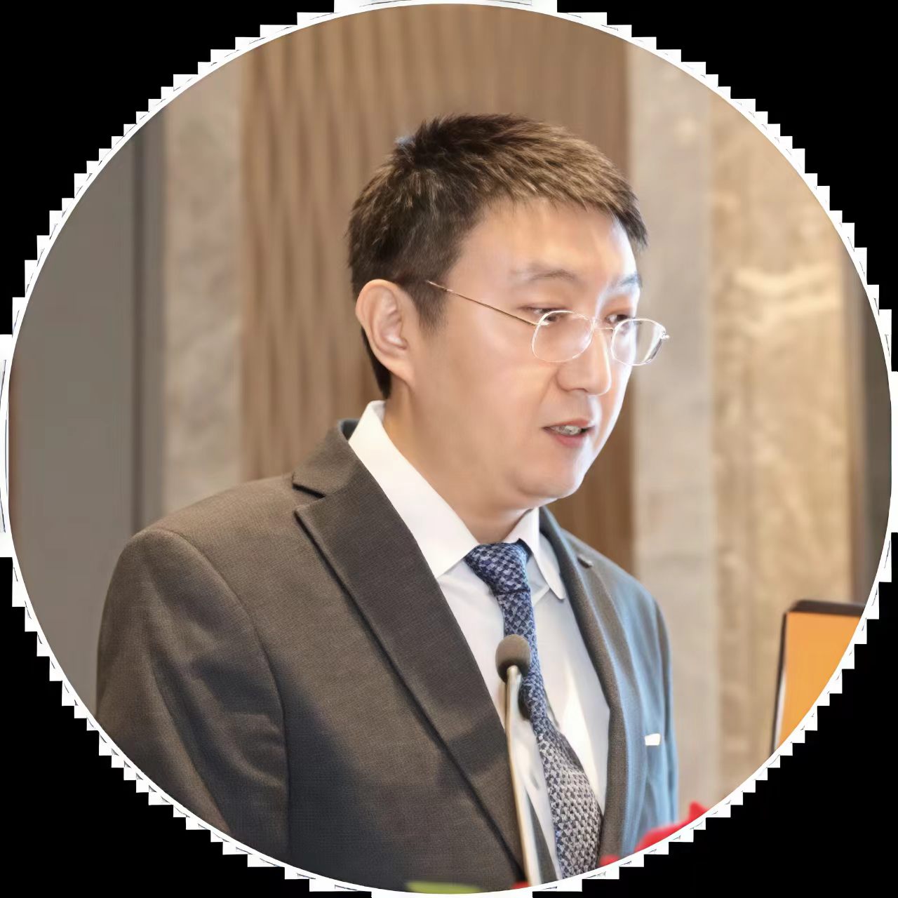 蹇华丽